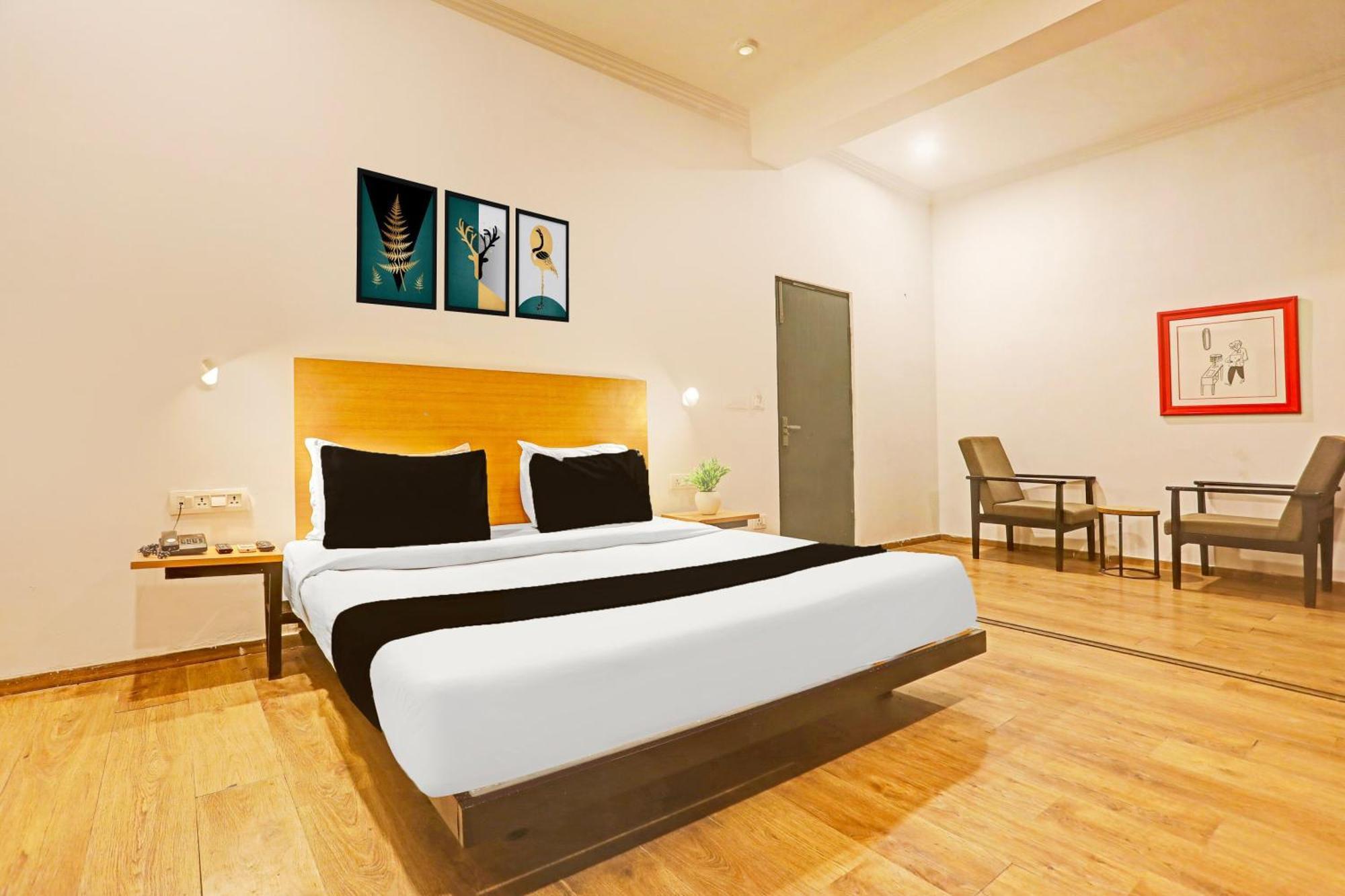 Super Townhouse Vijay Khand Gomti Nagar Lucknow Exterior photo