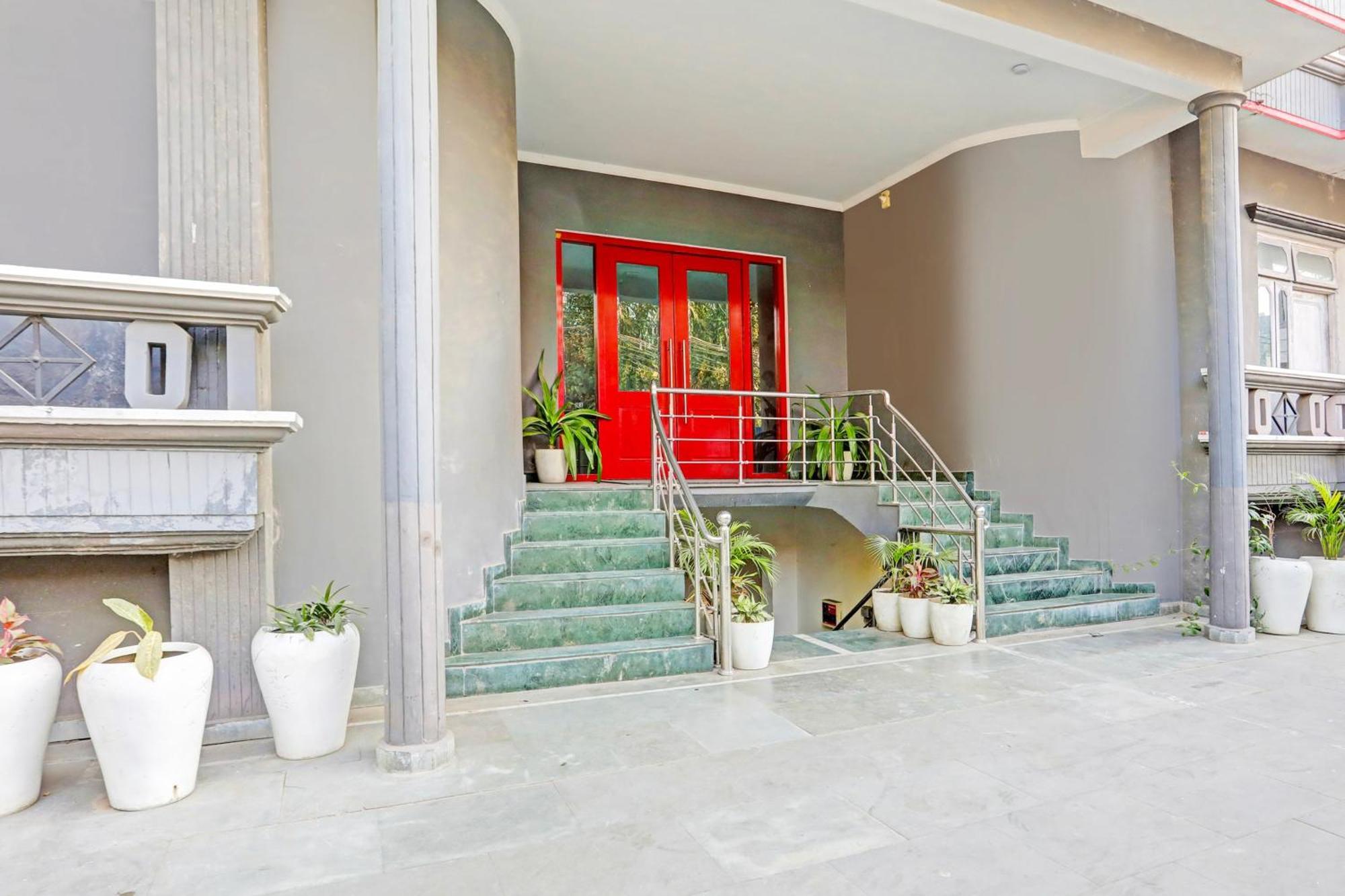 Super Townhouse Vijay Khand Gomti Nagar Lucknow Exterior photo