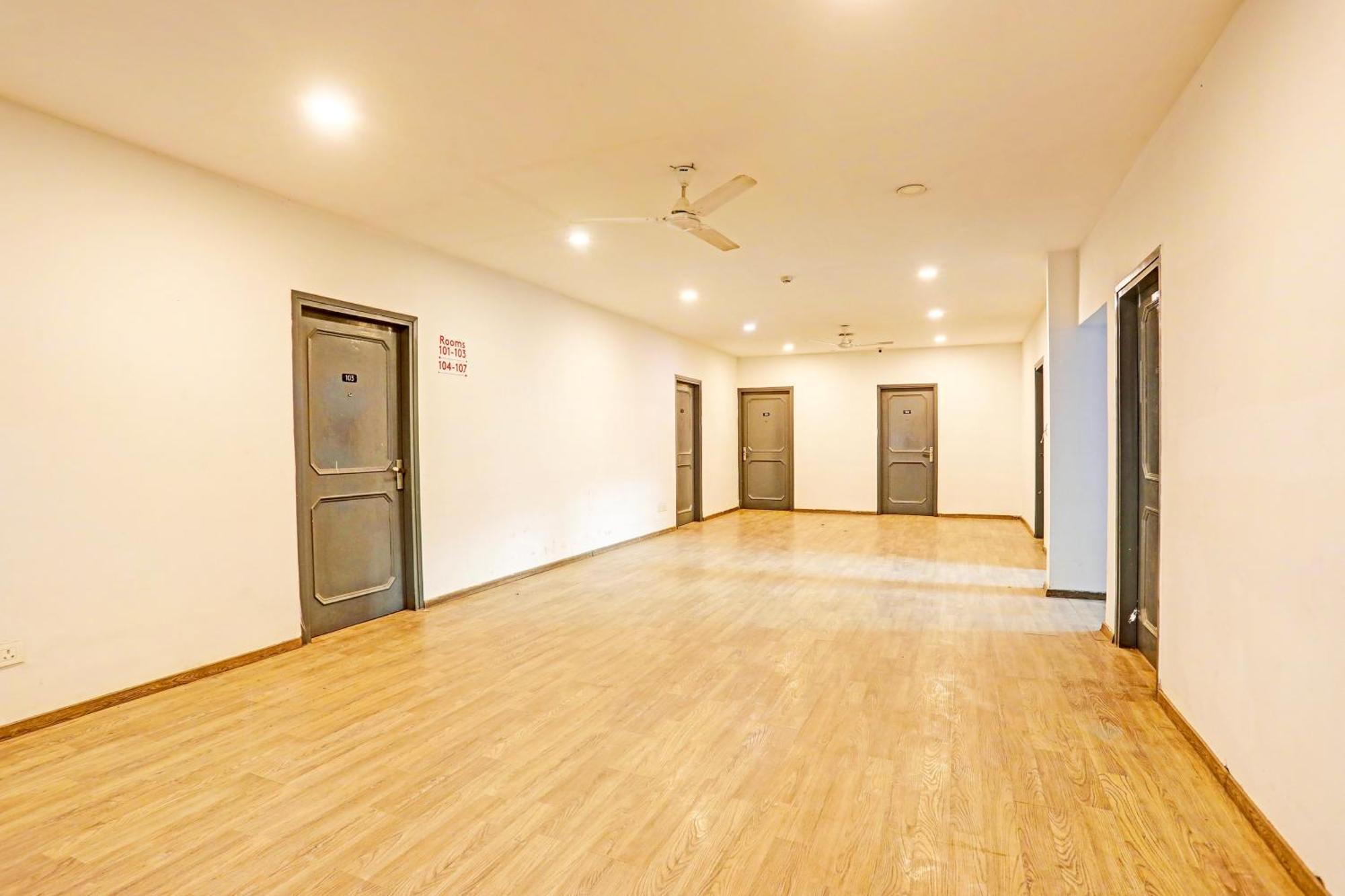 Super Townhouse Vijay Khand Gomti Nagar Lucknow Exterior photo